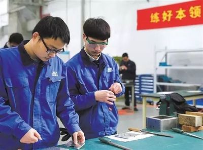 加入珠海一職實(shí)驗(yàn)學(xué)校,找到精英人生的敲門(mén)磚!