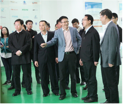 市長、書記親臨南方IT學院，送上特禮關懷與鼓勵